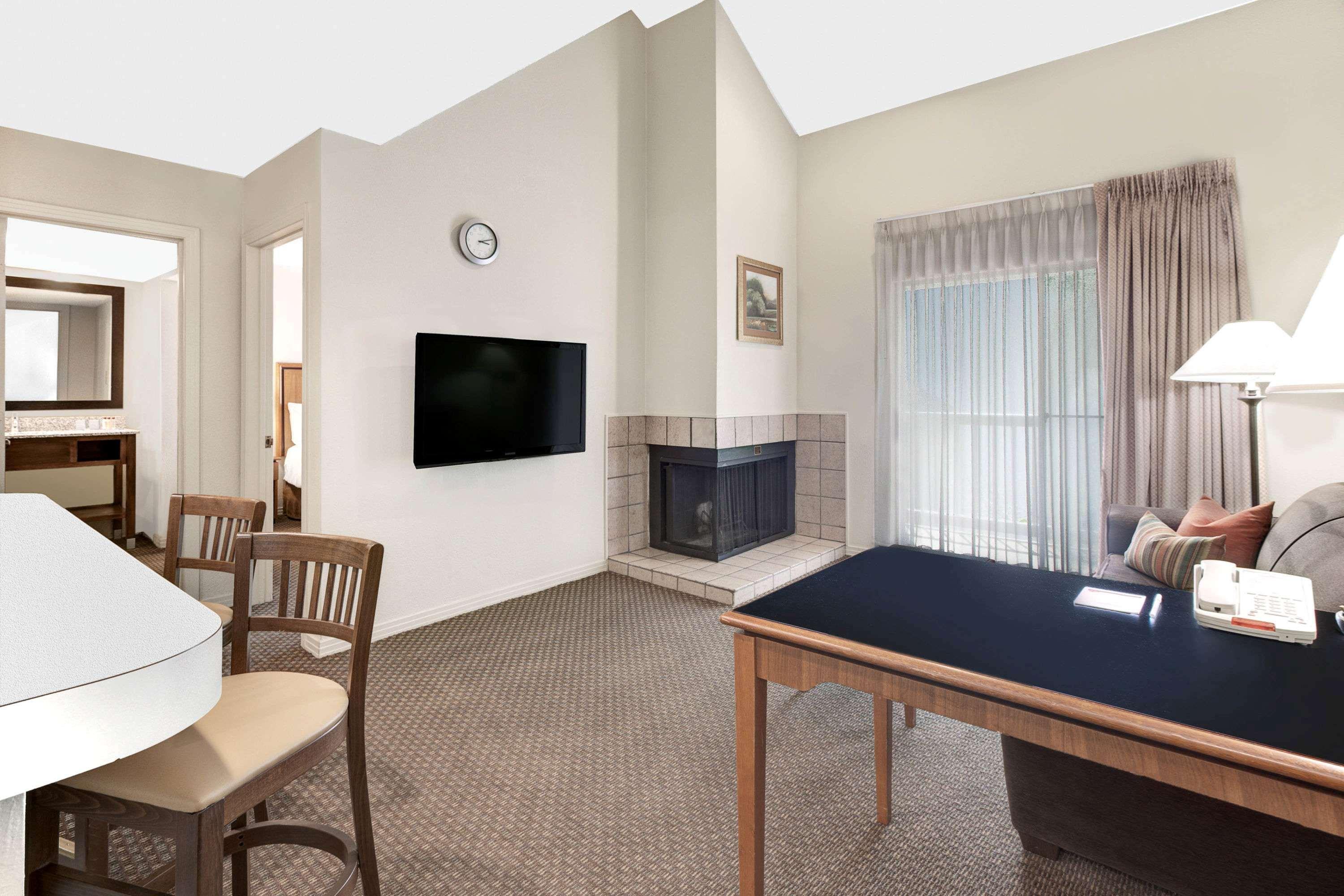 Value Suites Extended Stay - أرلينغتون المظهر الخارجي الصورة